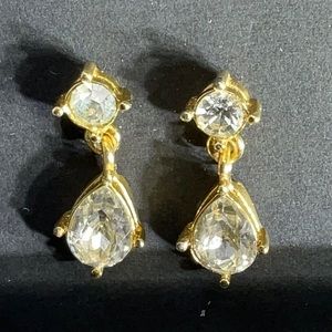 Crystal clear, dazzling dangle earrings